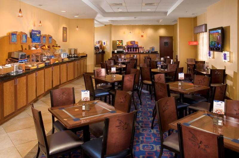 Holiday Inn Express & Suites - Nearest Universal Orlando By Ihg Buitenkant foto
